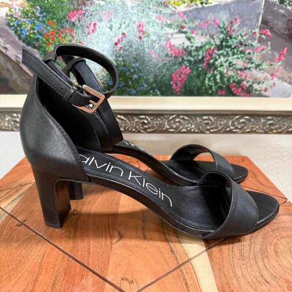 Calvin Klein Women's Carrie Black Leather Platform Sandals Ankle Strap Size 9 - Picture 7 of 11